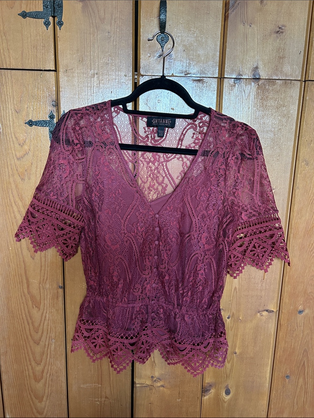 Shyanne Women's Lace Peplum Blouse - Wine